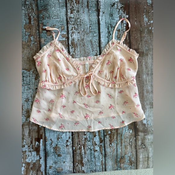 BNWT American Eagle Outfitters Pink Floral Crop Top - Picture 1 of 3